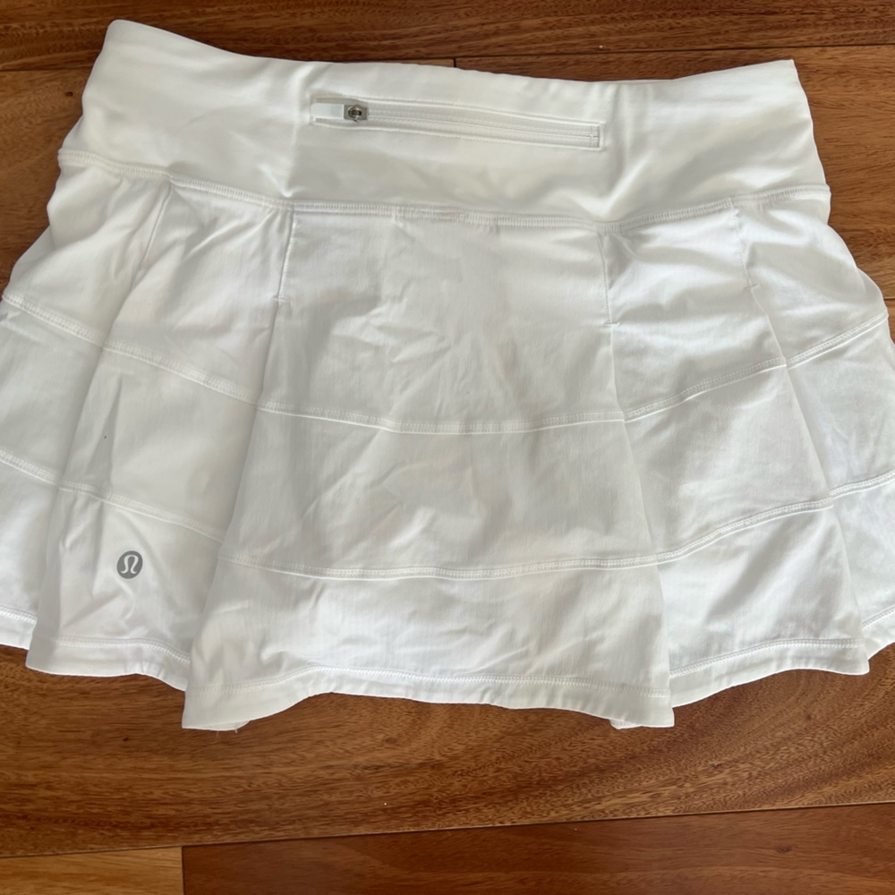 Lululemon white pace rival skirt size 4